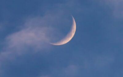 Cuarto creciente lunar: Escuchando a nuestro corazón y enfrentando la incertidumbre