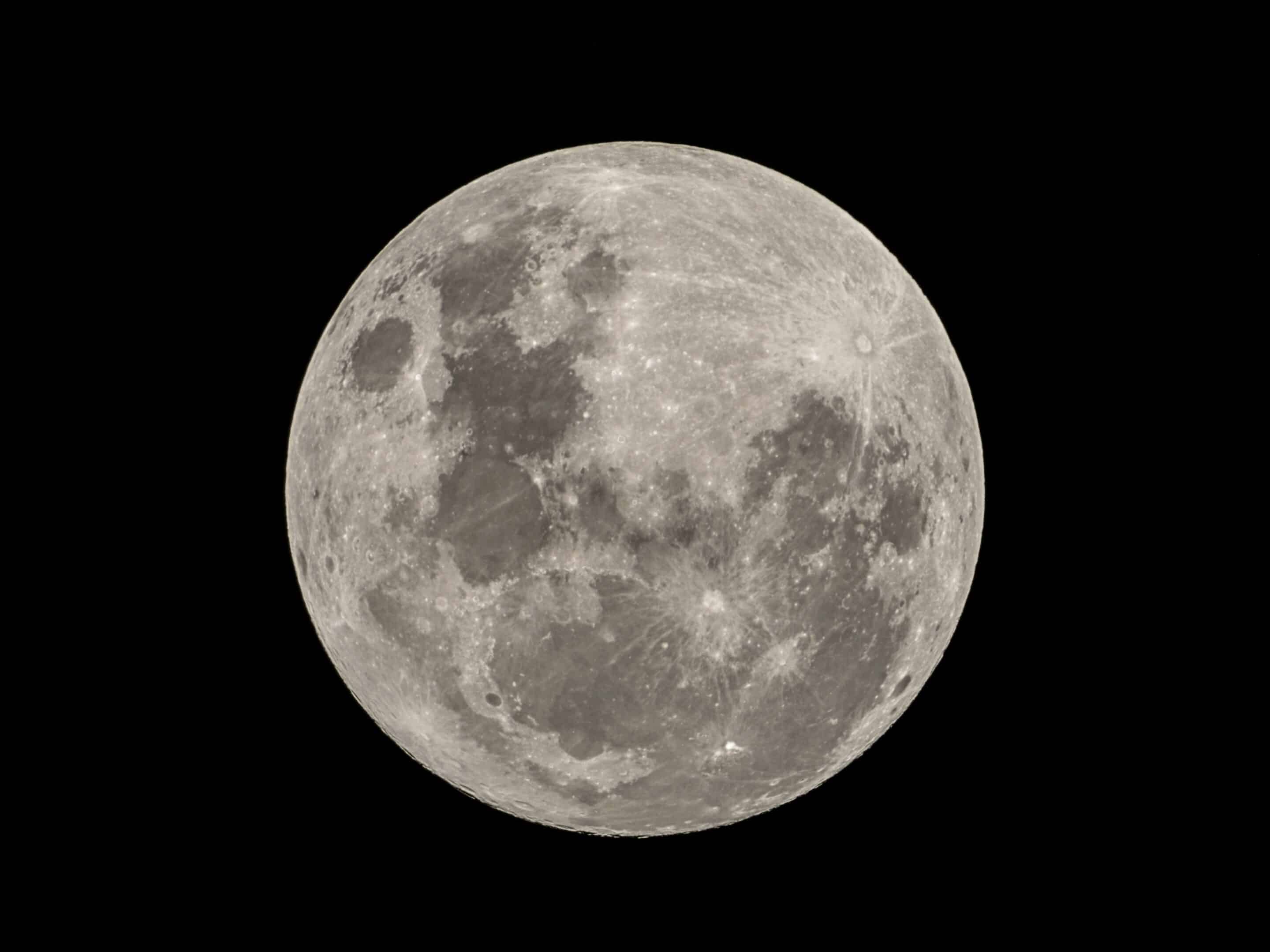 Luna Llena en Libra y Eclipse Penumbral Lunar: Energía Astrológica y Cómo Canalizarla